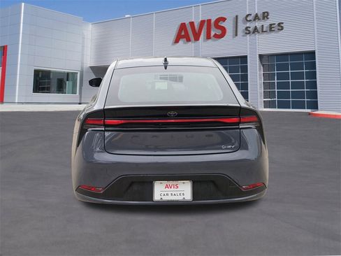 Used 2025 Toyota Prius LE image 5