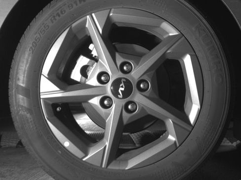 Used 2025 Kia K4 LXS image 15