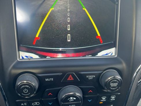 Used 2018 Jeep Grand Cherokee Limited w/ Luxury Group II image 9