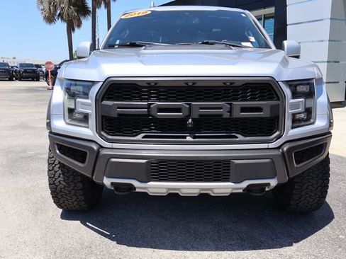 Used 2019 Ford F150 Raptor w/ Equipment Group 802A Luxury AWD/4WD image 3