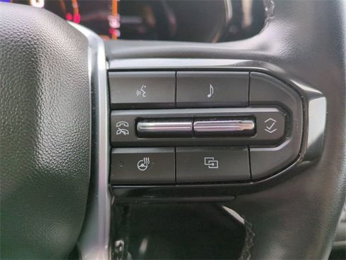 Used 2023 Chevrolet Colorado LT w/ LT Convenience Package III image 24