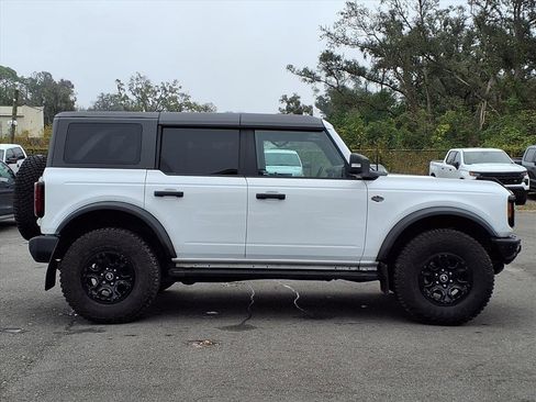 Used 2023 Ford Bronco Wildtrak image 8