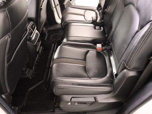 Used 2025 Honda Pilot EX-L image 12