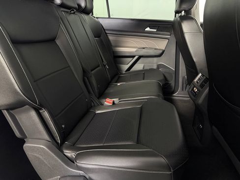 Used 2023 Volkswagen Atlas SE w/ Black Wheel Package FWD image 21