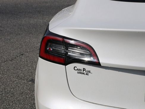 Used 2021 Tesla Model 3 Standard Range Plus image 6