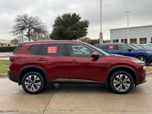 Certified 2023 Nissan Rogue SV image 3