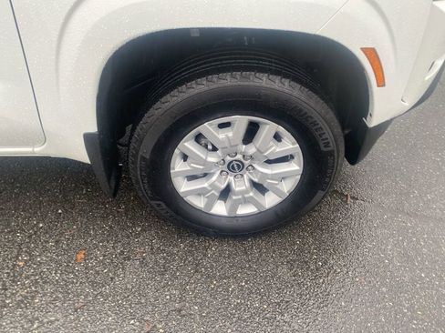 Used 2023 Nissan Frontier SV w/ SV Convenience Package image 12