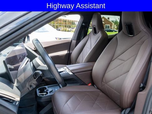 Used 2024 BMW iX xDrive50 w/ Sport Package AWD/4WD image 15