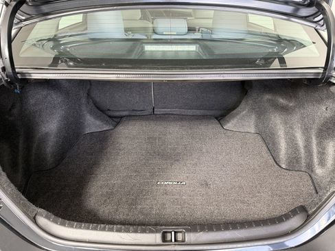 Used 2016 Toyota Corolla LE FWD image 14