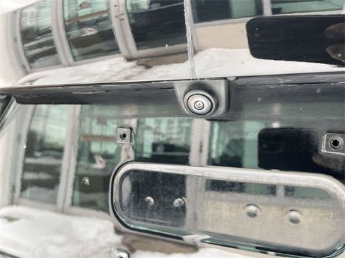 Used 2022 Cadillac Escalade Luxury image 9