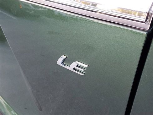 Used 2025 Toyota Corolla Cross LE image 6