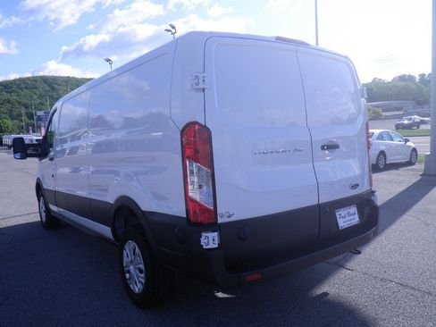 Used 2024 Ford Transit 250 Low Roof RWD image 5