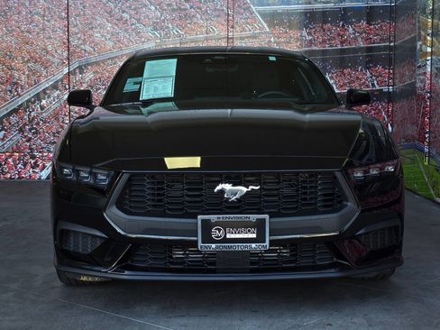 Used 2026 Ford Mustang Coupe RWD image 3
