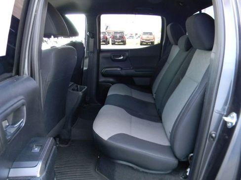 Used 2022 Toyota Tacoma TRD Sport w/ Technology Package AWD/4WD image 22