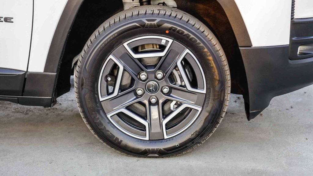 New 2026 Jeep Cherokee Limited AWD/4WD image 11