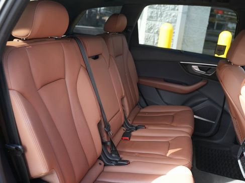 Used 2021 Audi Q7 2.0T Premium Plus image 38