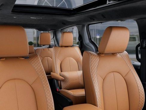 New 2026 Chrysler Pacifica Pinnacle image 26