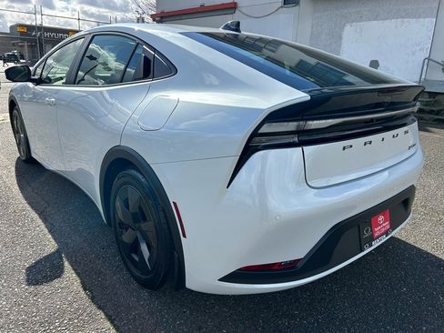 New 2026 Toyota Prius Plug-In Hybrid image 7