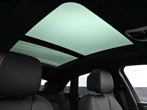 New 2026 Porsche Macan image 24