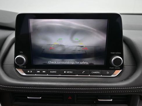 Used 2024 Nissan Rogue SV AWD/4WD image 17