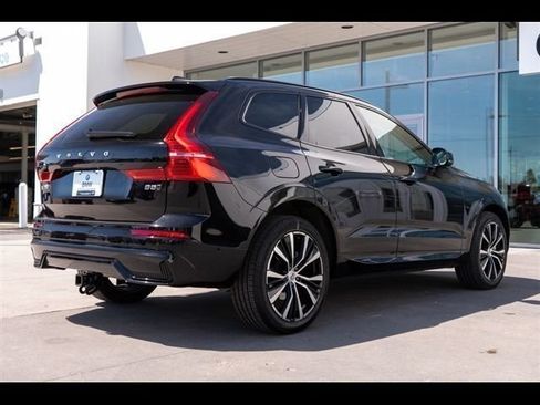 Used 2024 Volvo XC60 B5 Plus AWD/4WD image 10
