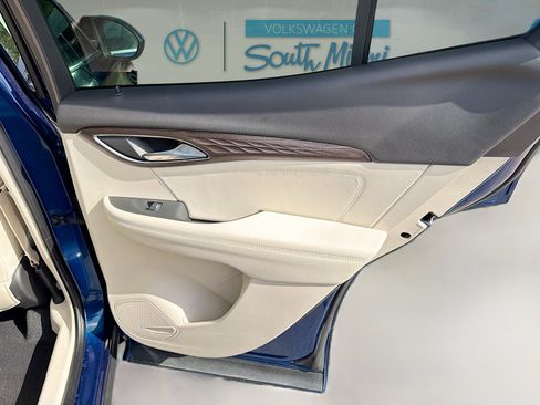 Used 2023 Buick Envision Avenir image 31