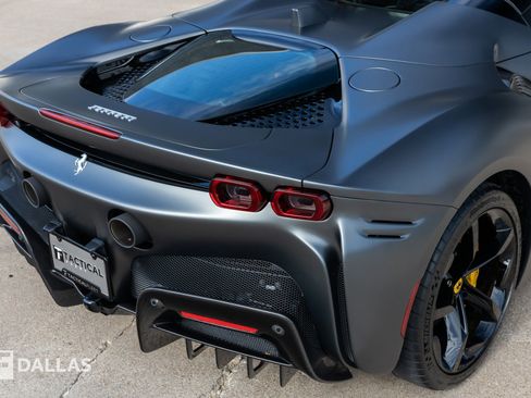 Used 2025 Ferrari SF90 Spider image 19