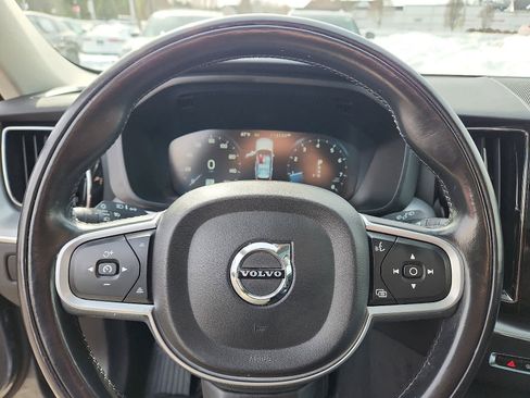Used 2019 Volvo XC60 T5 Momentum image 20