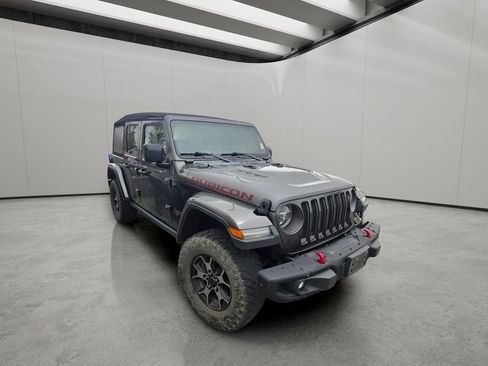 Used 2018 Jeep Wrangler Unlimited Rubicon w/ Dual Top Group AWD/4WD image 9