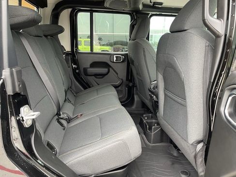 New 2025 Jeep Gladiator Sport image 20