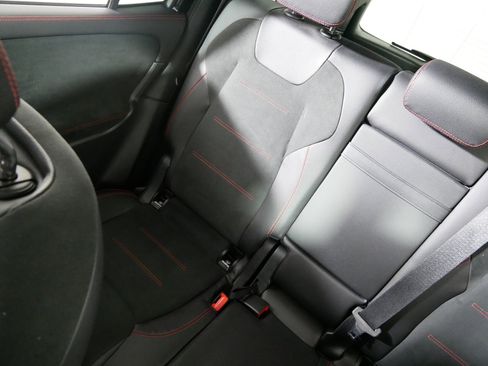 Used 2021 Mercedes-Benz GLB 250 GLB 250 image 12