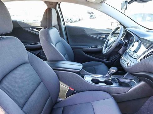 Used 2024 Chevrolet Malibu LT FWD image 19