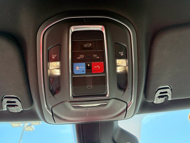Used 2023 Jeep Wagoneer 4WD w/ Convenience Group I image 21