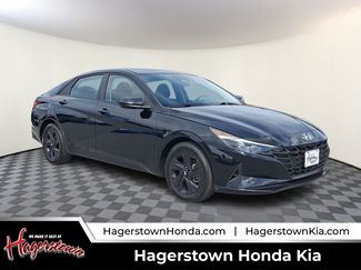 Used 2023 Hyundai Elantra SEL FWD video 1