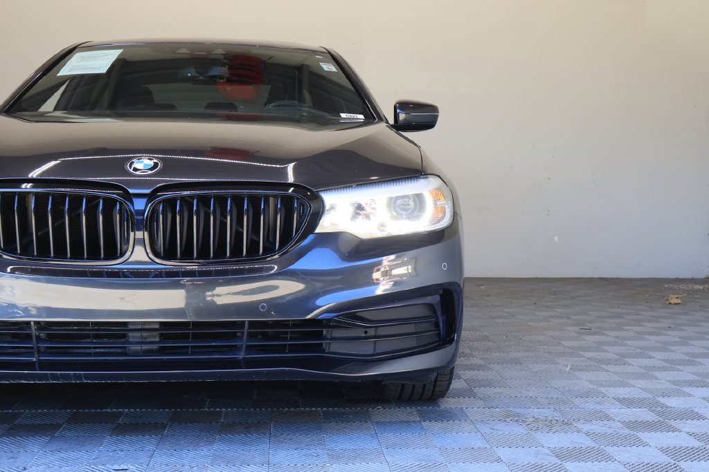 Used 2019 BMW 540i w/ Convenience Package RWD image 5