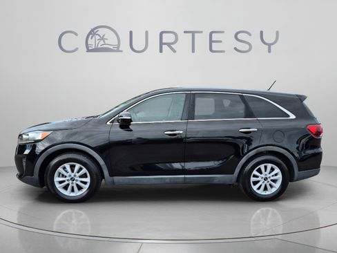 Used 2019 Kia Sorento L FWD image 2
