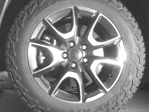 Used 2025 Jeep Compass Trailhawk AWD/4WD image 12