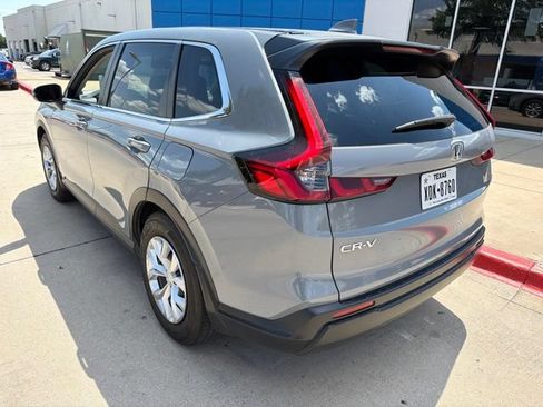 Used 2025 Honda CR-V LX image 7