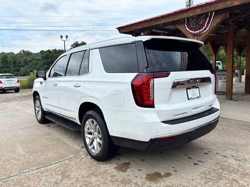Used 2022 GMC Yukon SLT w/ SLT Luxury Package AWD/4WD image 4