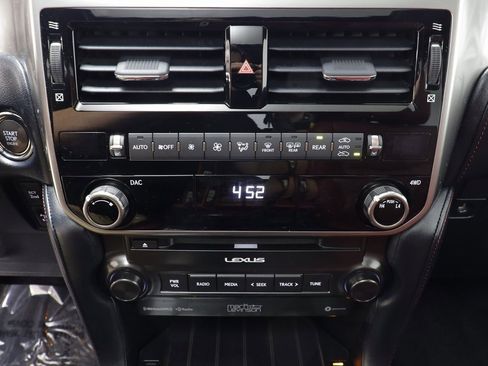 Used 2022 Lexus GX 460 Premium w/ Accessory Package image 12