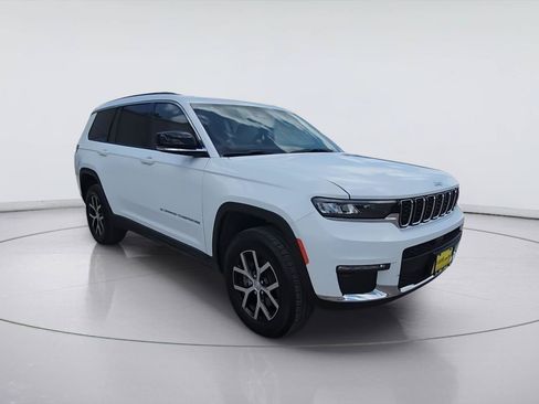Used 2025 Jeep Grand Cherokee L Limited AWD/4WD image 2