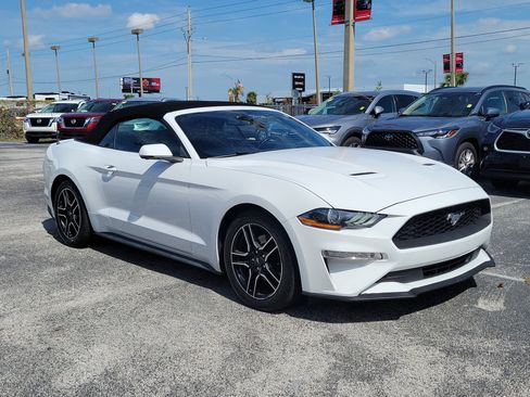 Used 2020 Ford Mustang Premium RWD image 3