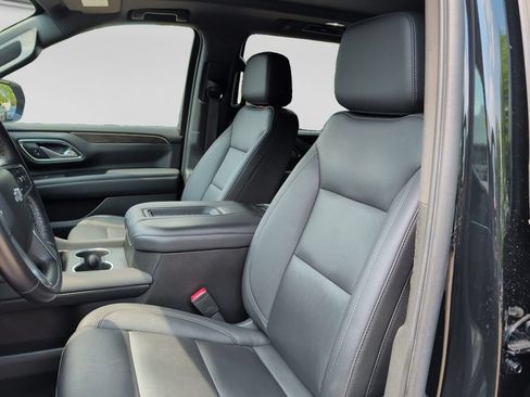 Used 2022 Chevrolet Suburban Z71 w/ Z71 Off-Road Package AWD/4WD image 17