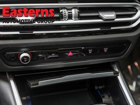 Used 2023 BMW 330i Sedan w/ M Sport Package image 19