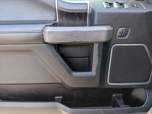 Used 2019 Ford F150 Platinum w/ Equipment Group 701A Luxury AWD/4WD image 10
