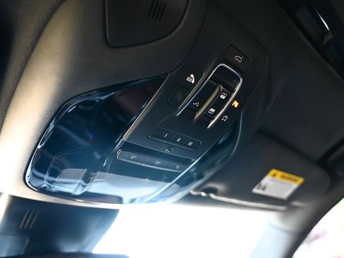 Used 2022 Maserati Ghibli Modena Q4 AWD/4WD image 32