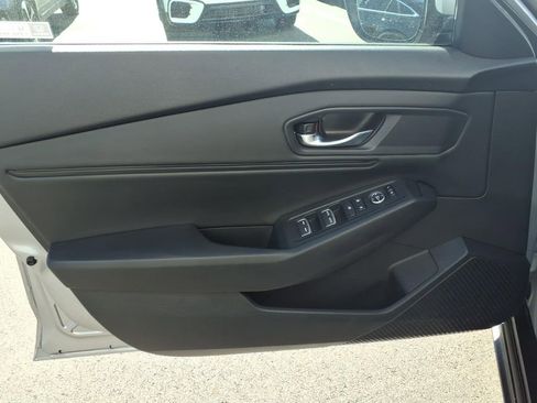 Used 2023 Honda Accord EX image 11