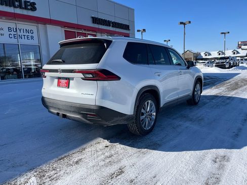 Certified 2025 Toyota Grand Highlander Platinum image 5