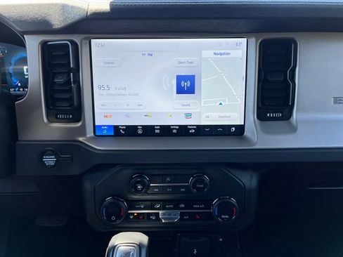 Used 2025 Ford Bronco Outer Banks AWD/4WD image 23