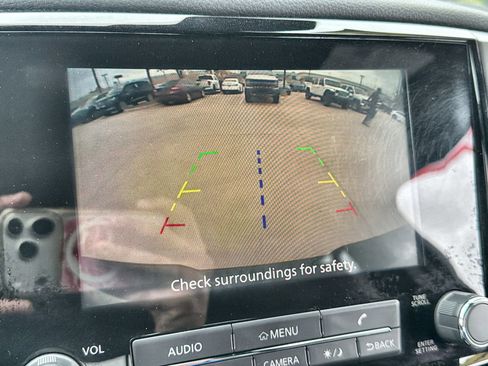 Used 2023 Nissan Titan SV w/ SV Convenience Package AWD/4WD image 17